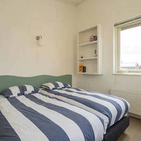 Holiday park Nautic Rentals - Marinapark Oude-tonge 4*