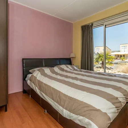 Holiday park Nautic Rentals - Marinapark Oude-tonge 4*