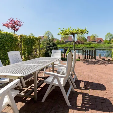 Holiday park Nautic Rentals - Marinapark Oude-tonge 4*