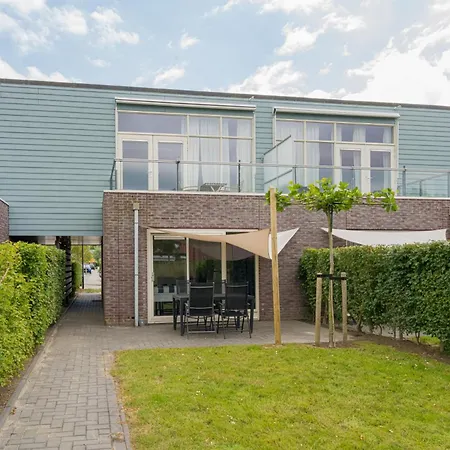 Holiday park Nautic Rentals - Marinapark Oude-tonge