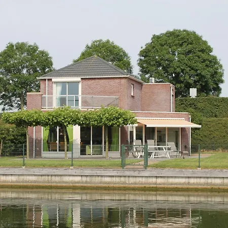 Prázdninový areál Nautic - Marinapark Oude-Tonge