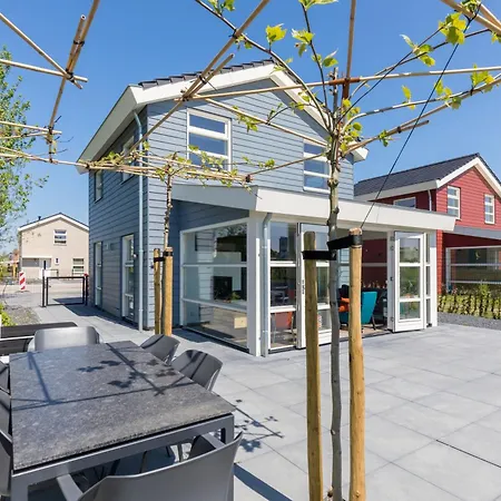 Holiday park Nautic Rentals - Marinapark Oude-tonge