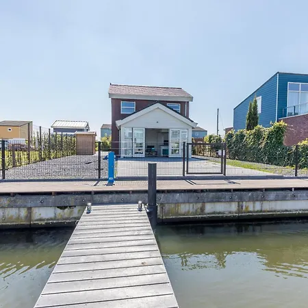 Holiday park Nautic Rentals - Marinapark Oude-tonge Oude-Tonge